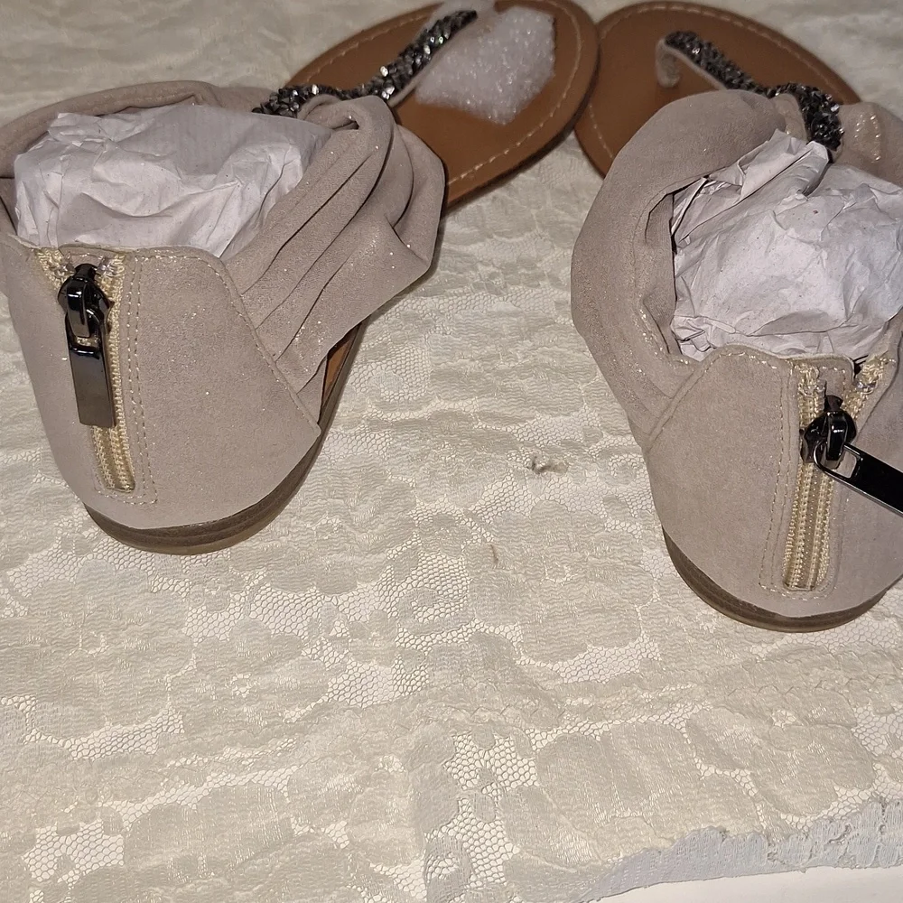 NIB Flourish Sandals Size 7 - Picture 8 of 11
